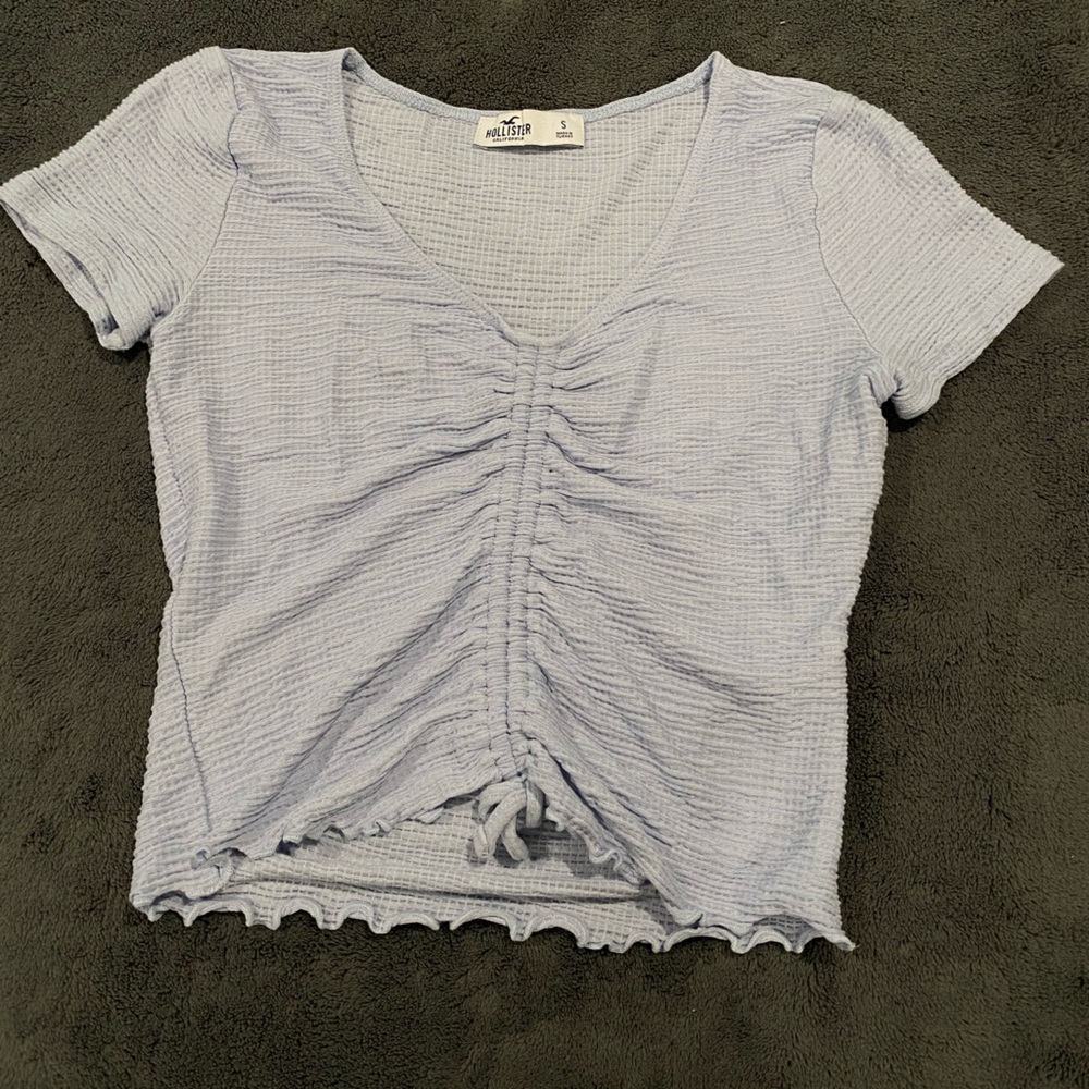 Hollister tee